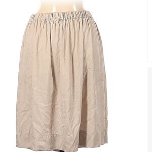 Zara skirt with elastic waist band. Size: L